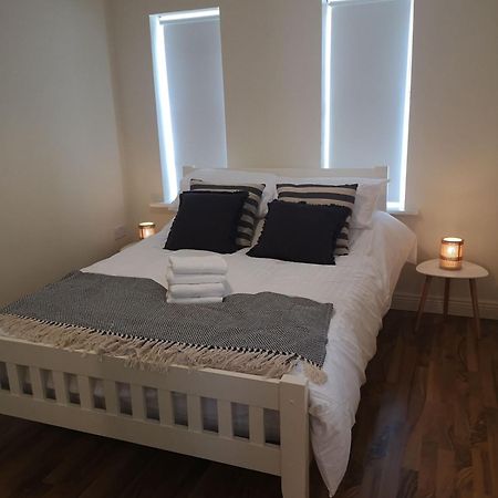 Spacious And Warm 2 Bedroom Apartment Sleeps Up To 5 Athy Exterior photo